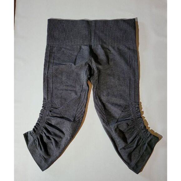 Lululemon Crop Tights Leggings Size 6 - Picture 1 of 5